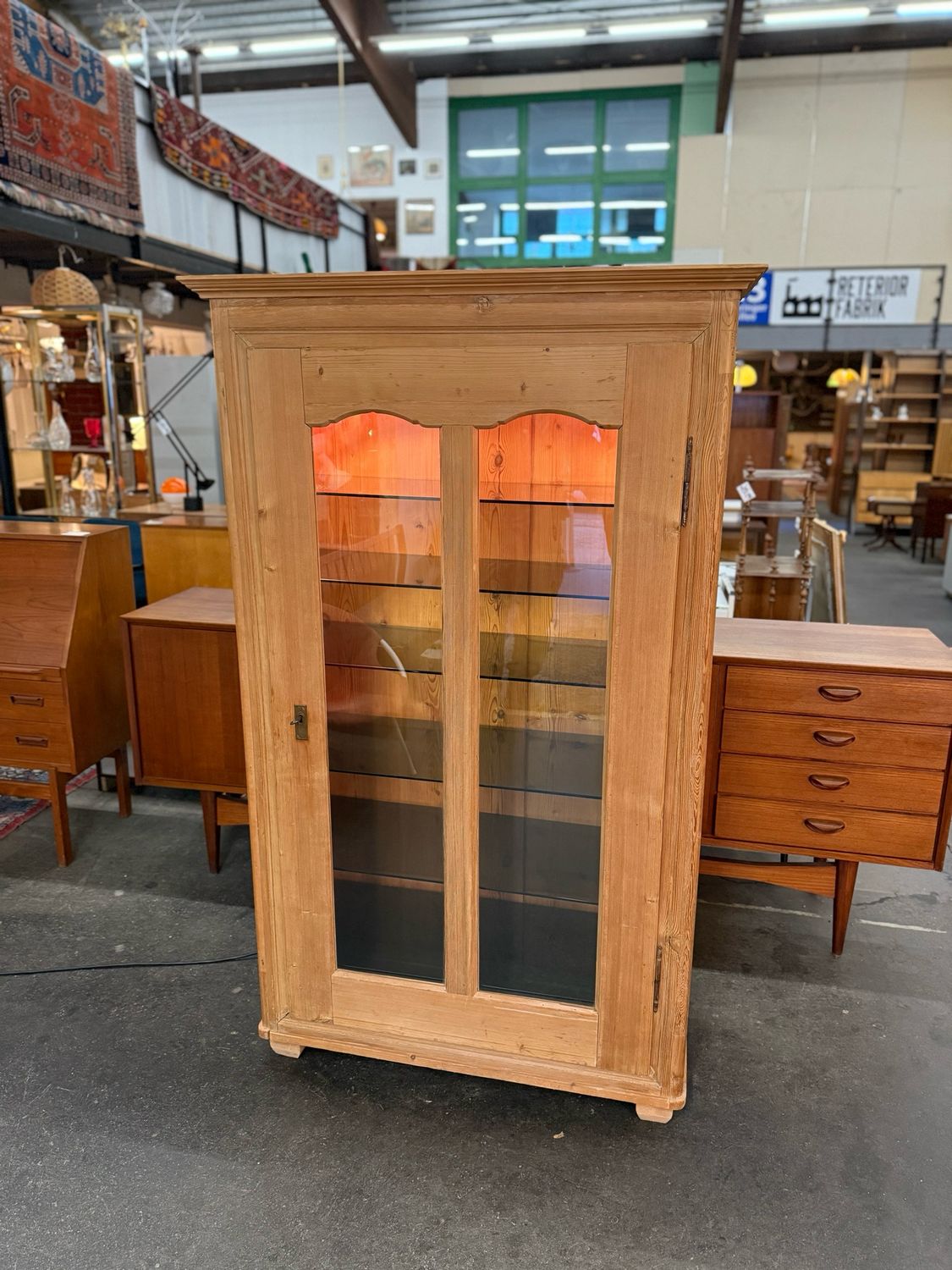 Vitrine Vitrinenschrank Schrank Weichholzvitrine Beleuchtet