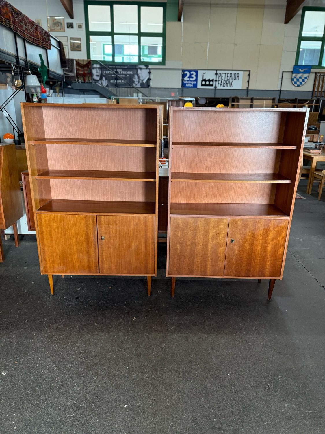 Schrank Schränkchen Regal Kommode Mid Century Vintage 1von2