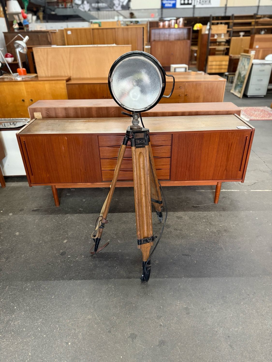 Stativ Strahler Leuchte Vintage