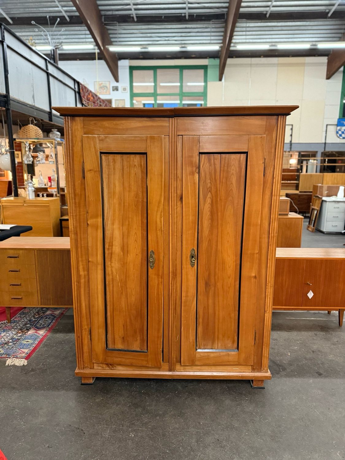 Schrank Kleiderschrank