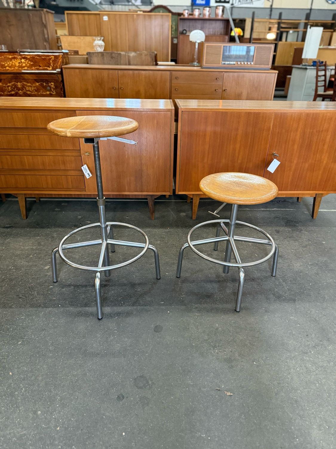 Hocker Werkstatthocker Drehhocker Arbeitszimmer 1von2 Höhenverstellbar