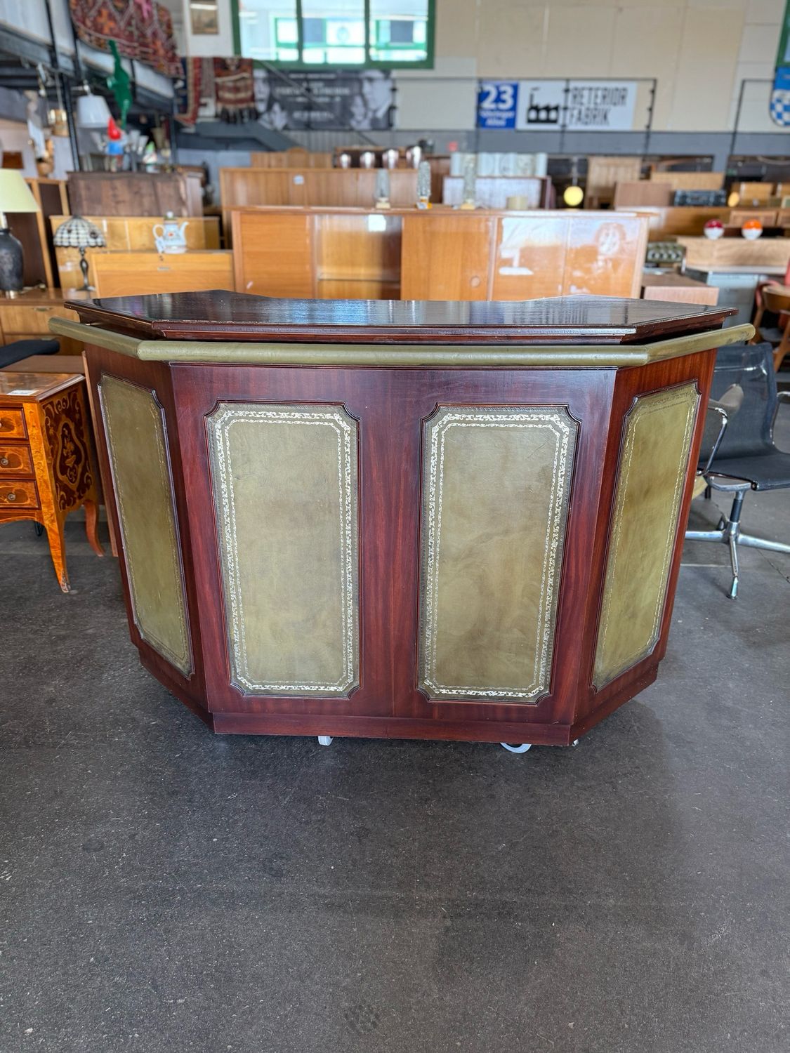 Bar Hausbar Theke Empfanfstheke Bartheke