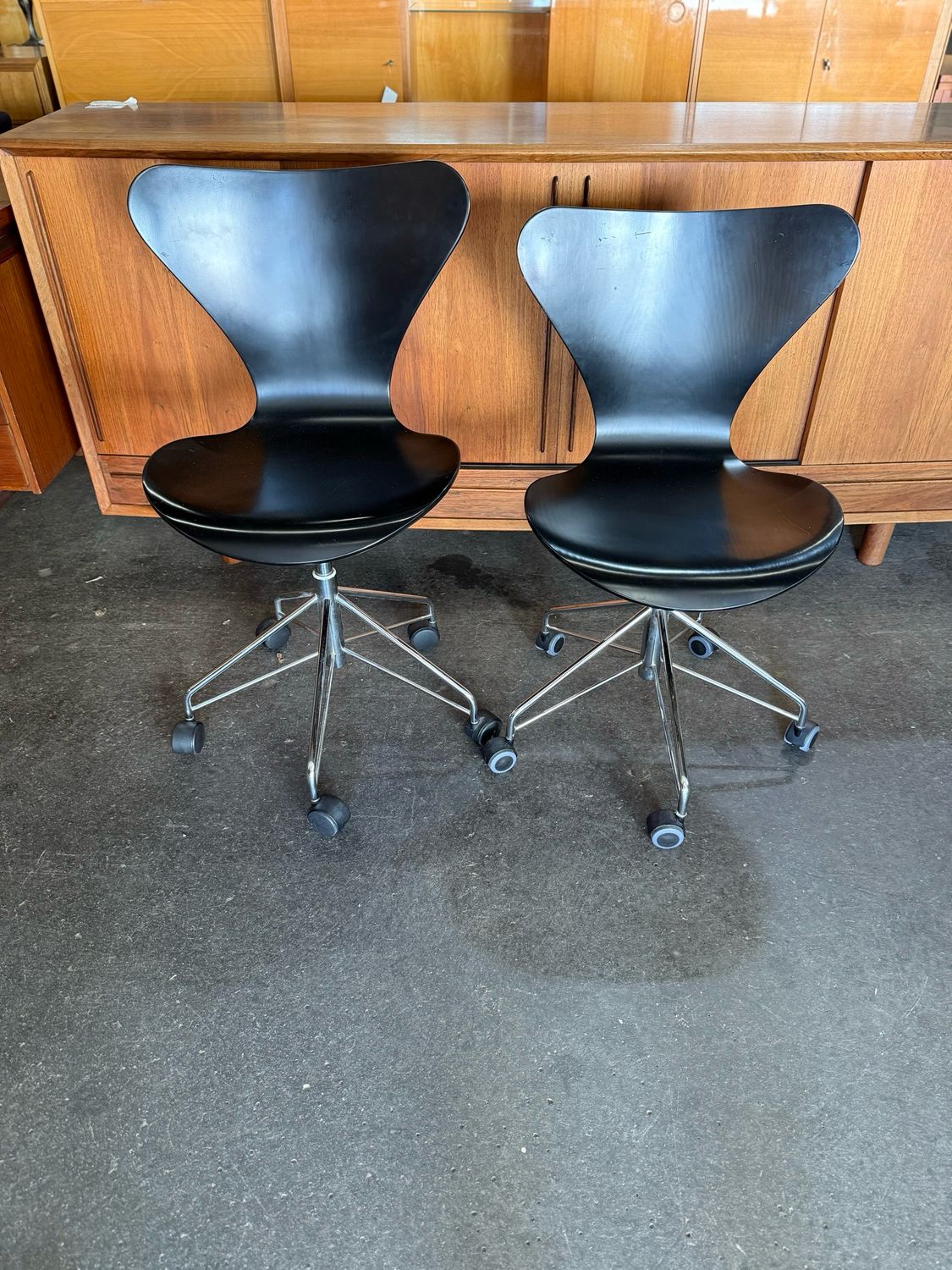 Fritz Hansen Arne Jacobsen Drehstuhl 1von2 Serie 7 Stuhl