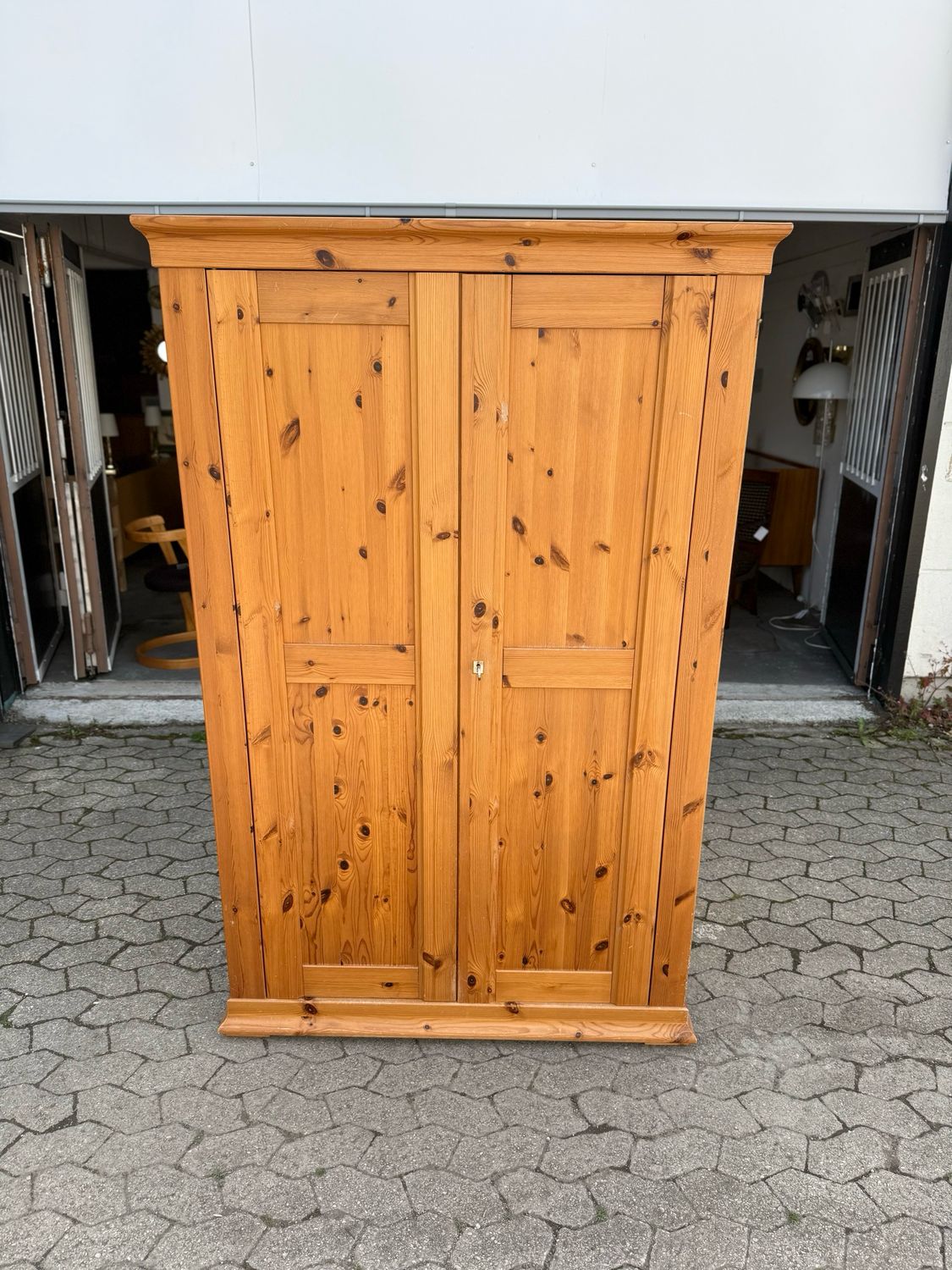 Schrank Kleiderschrank