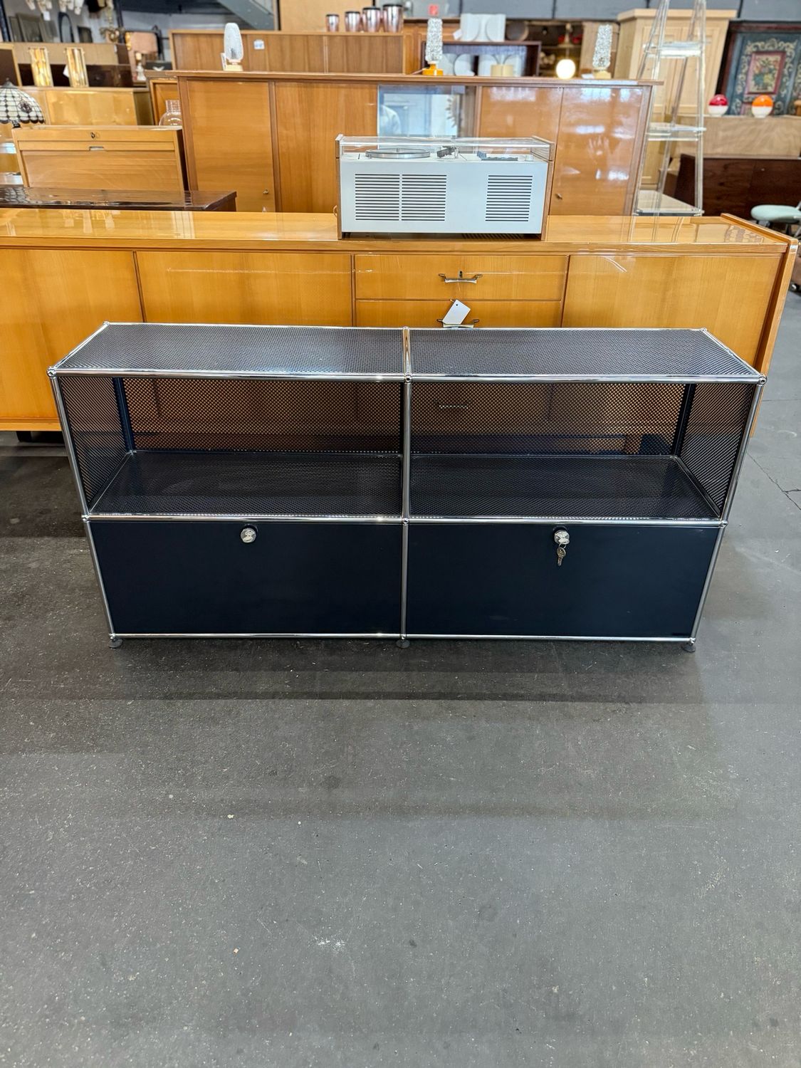 USM Haller Sideboard Kommode 2 Klapptüren