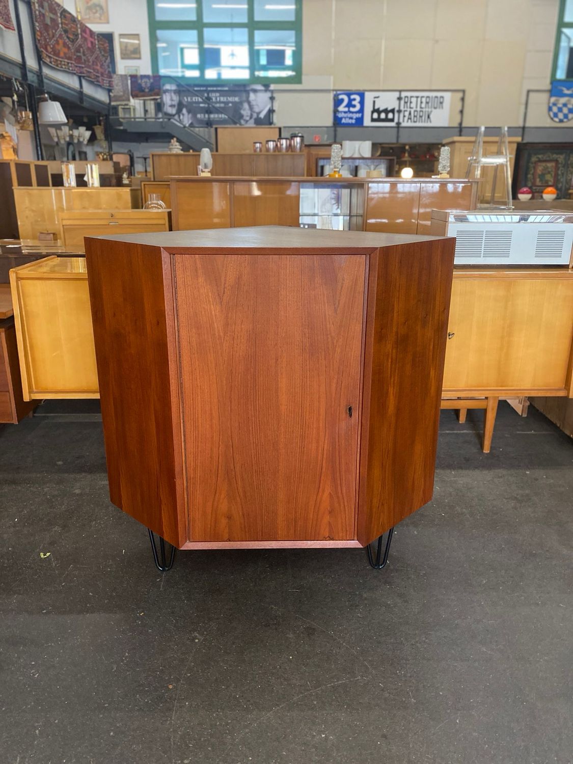 Eckschrank Schrank Schränkchen Mid Century Vintage