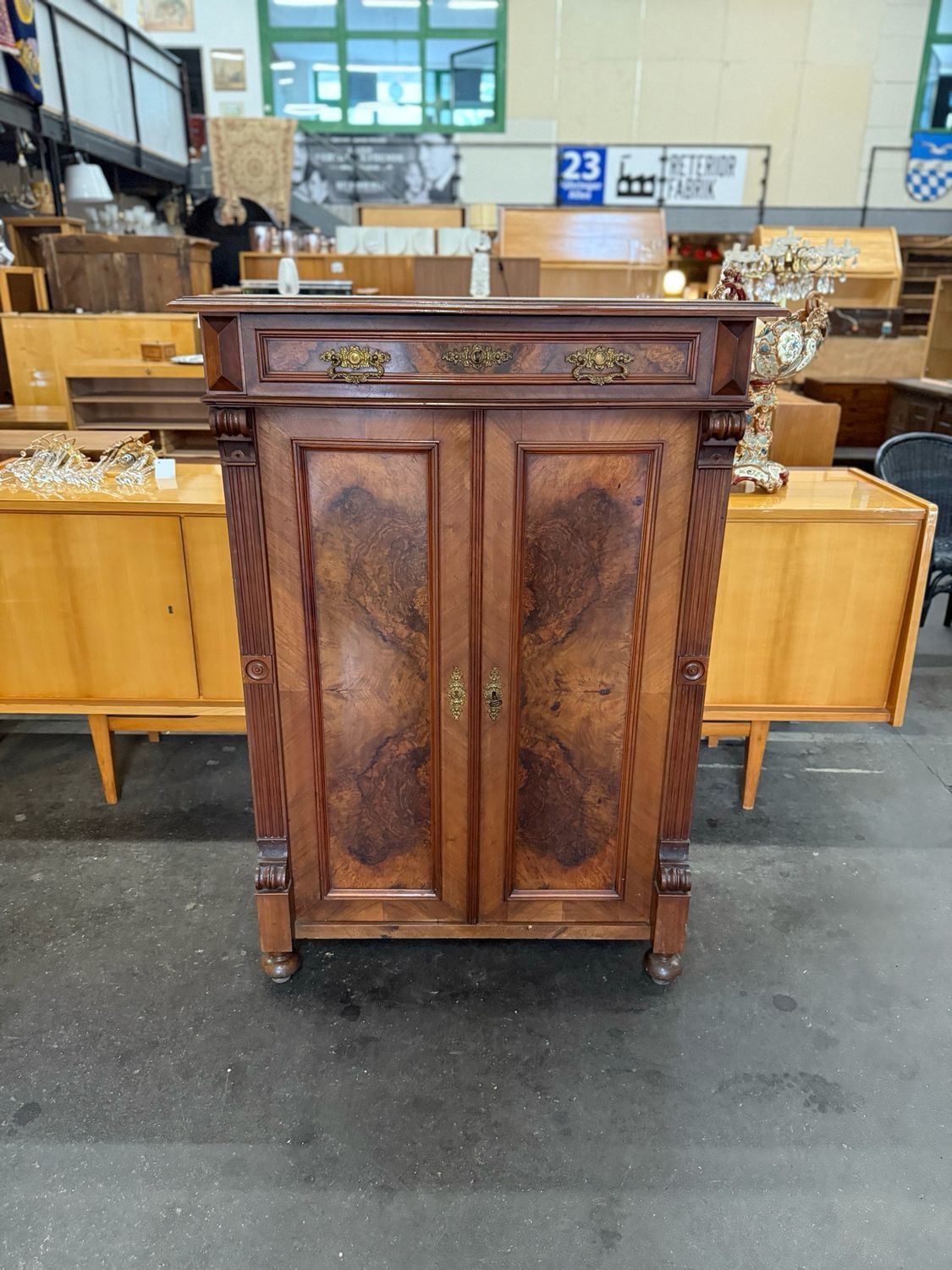 Vertiko Schrank Schränkchen