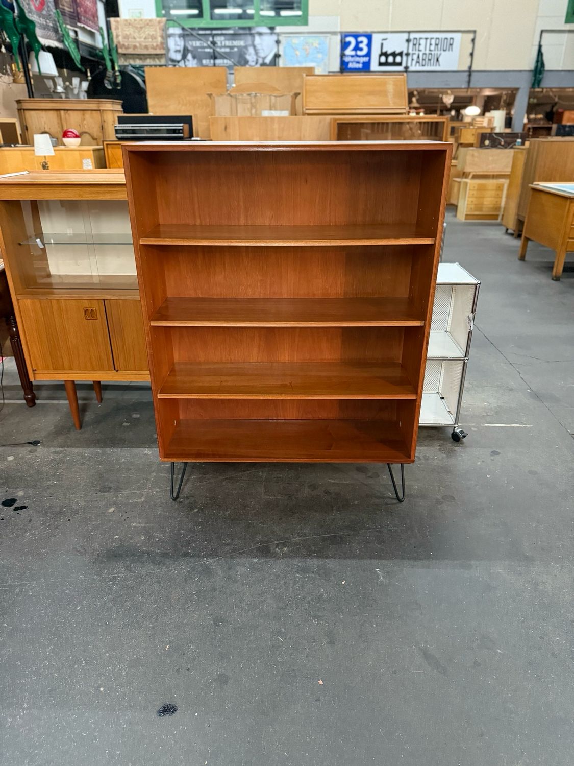 Regal Schrank Schränkchen Teak Mid Century Vintage 1von2