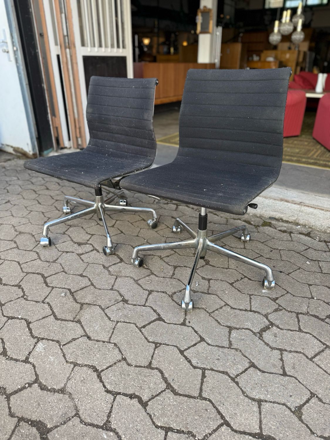 Vitra Charles Eames Bürostuhl Drehstuhl Stuhl 1von2