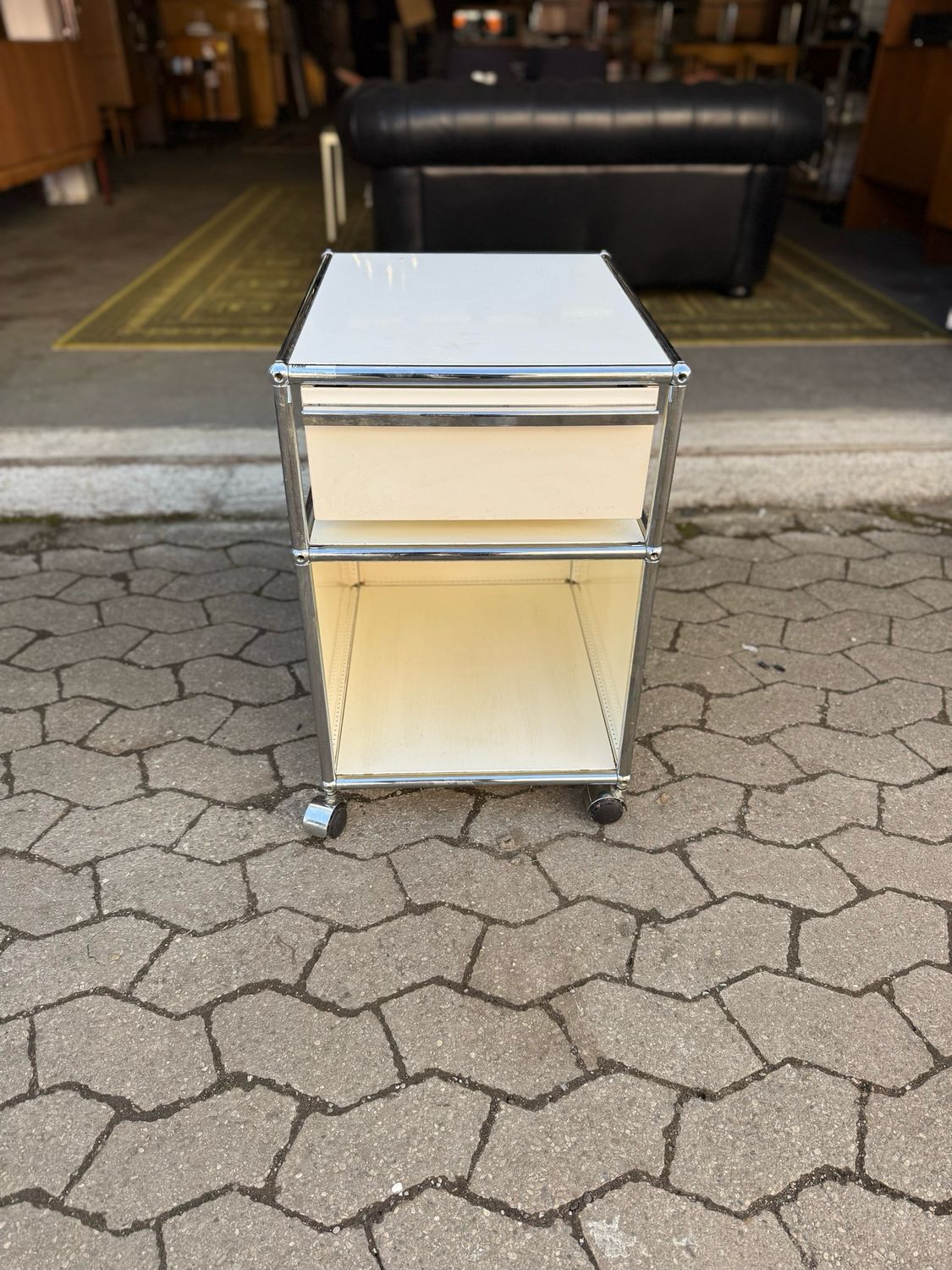 USM Haller Container Rollcontainer 1von2