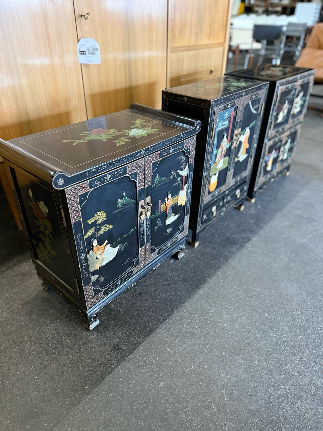 Kommode Schränkchen Asiatisch 1von3