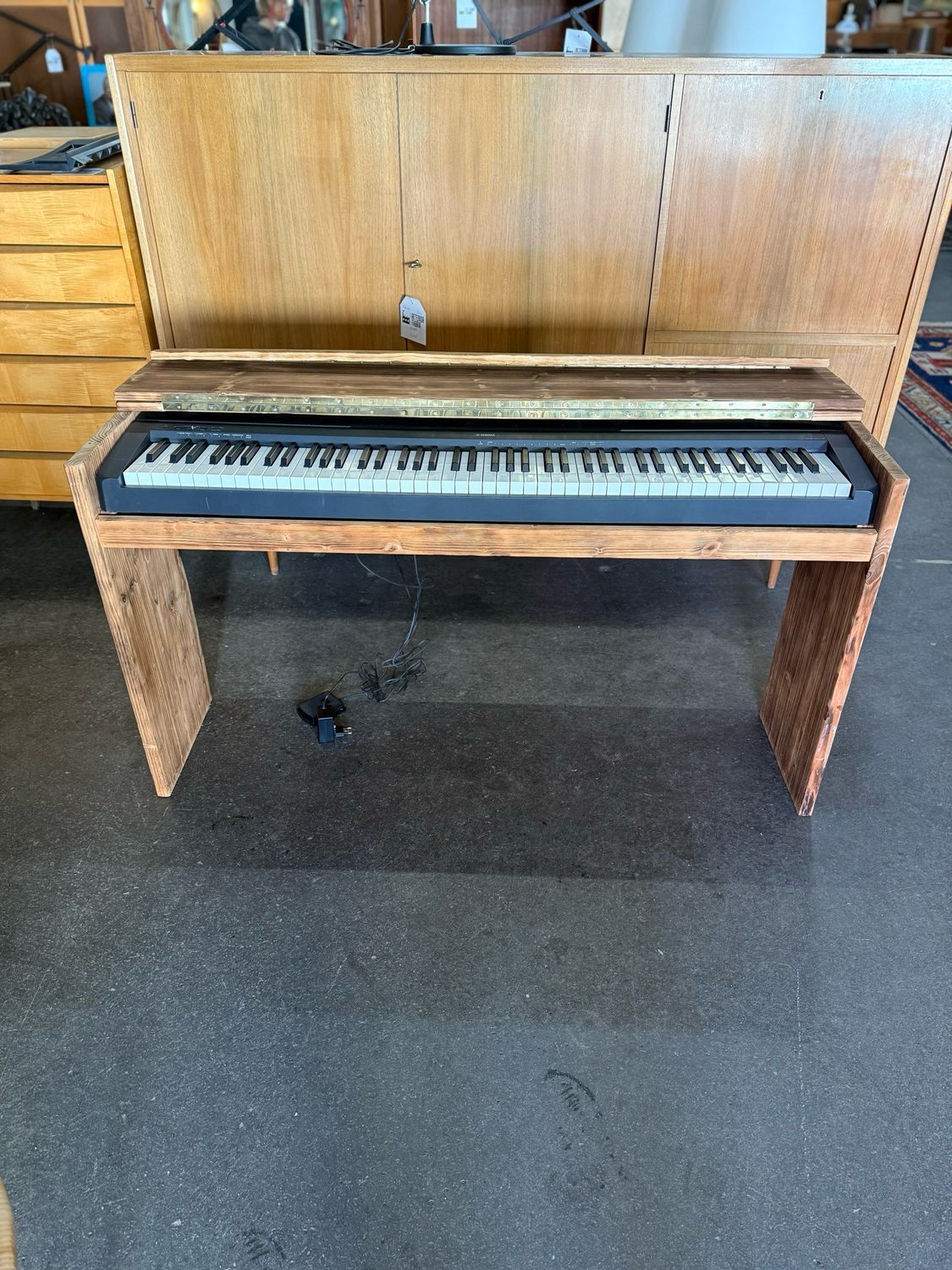 Yamaha P-45 Digital Piano Konsole Tischchen