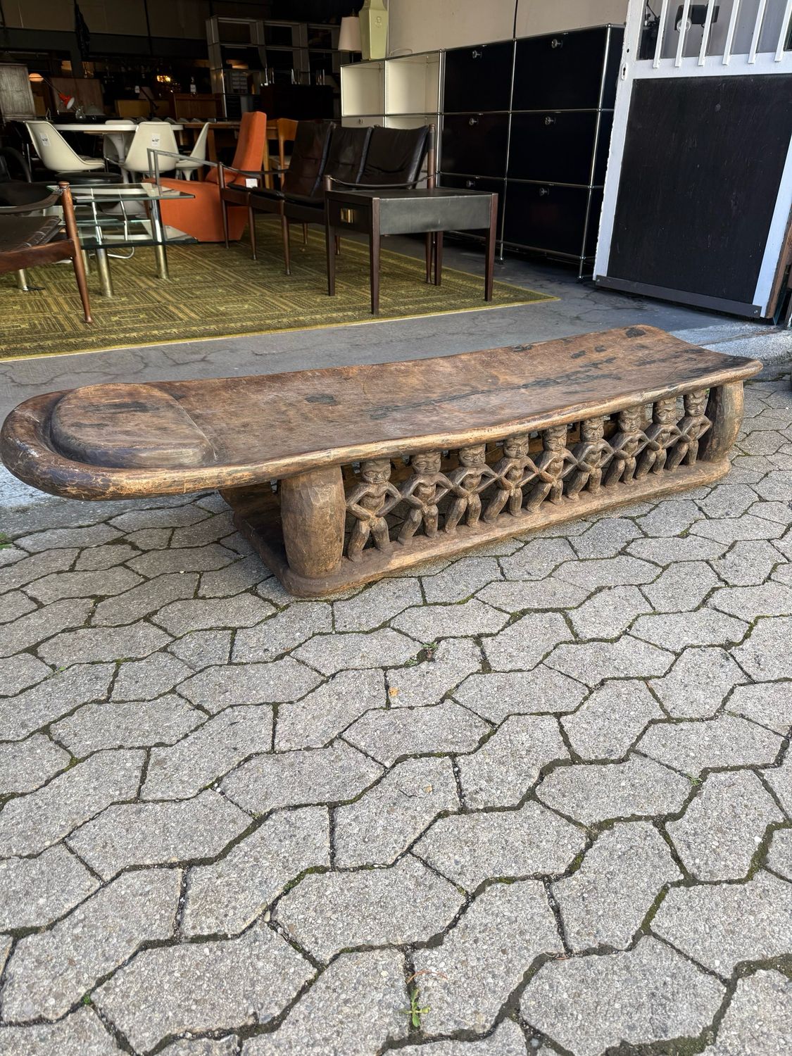 Liege Bank Ceremonial Bed Bench