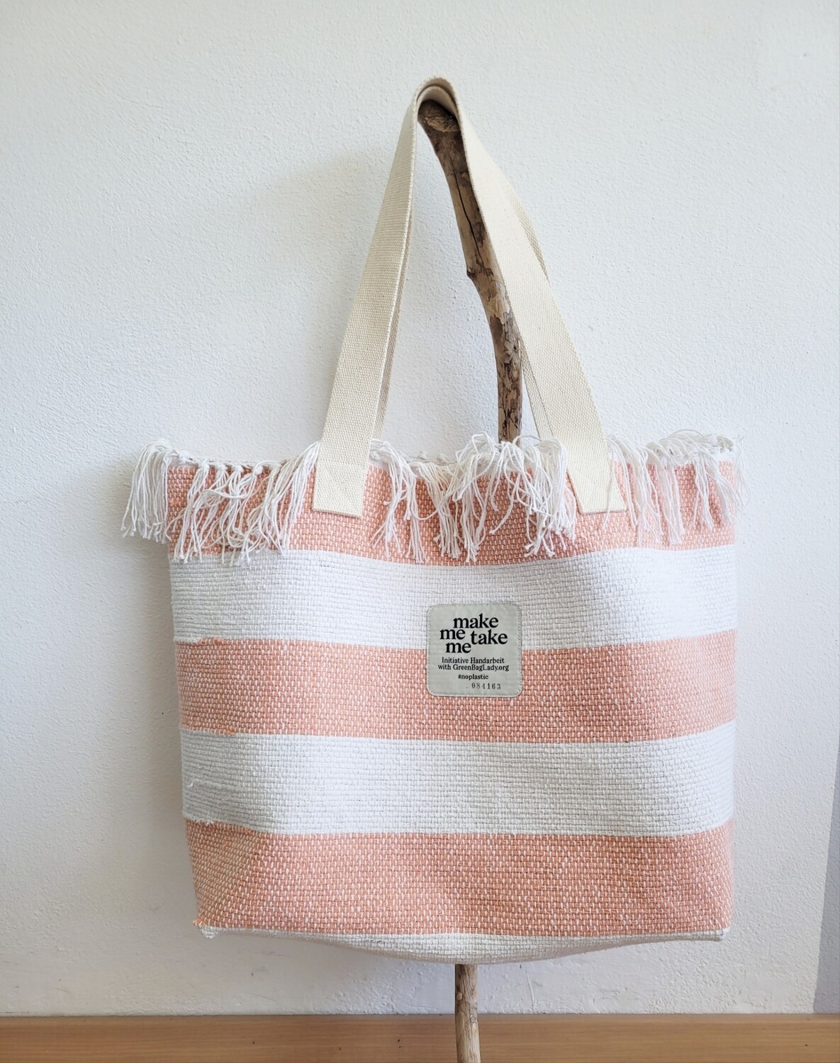Shopper "peachy beach"