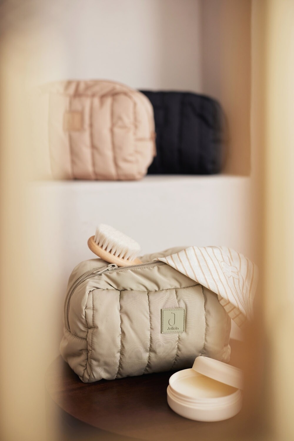 Tascherl "puffed pouch"