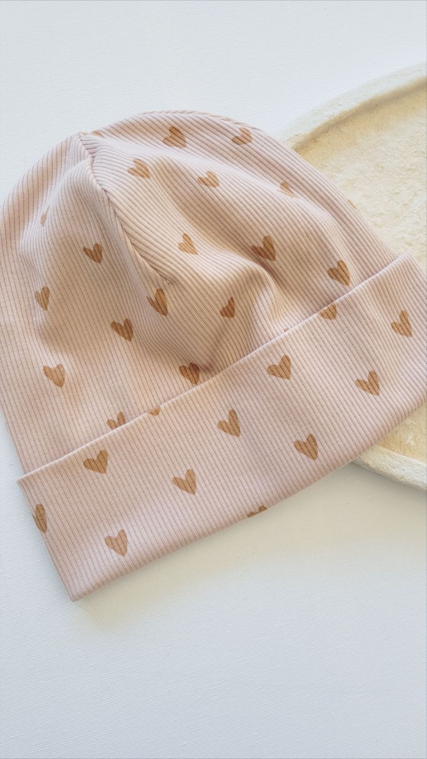 Ripp-Beanie "hearts" softrose oder beige