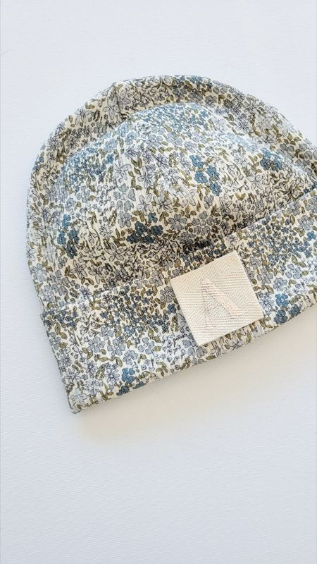 Ripp-Beanie "blaue Blümchen"