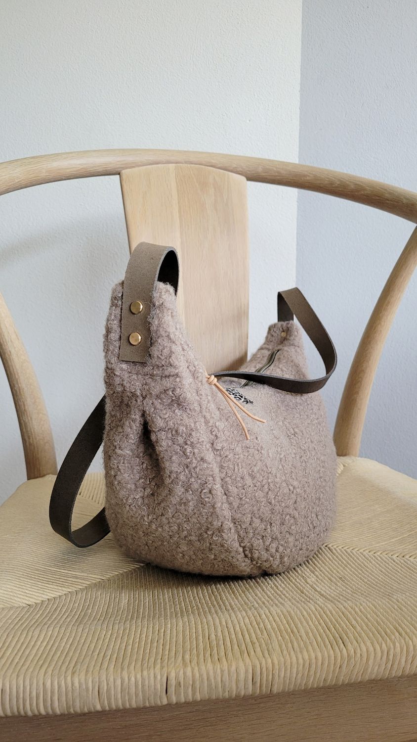 Bag "halfmoon" - taupe bouclé 