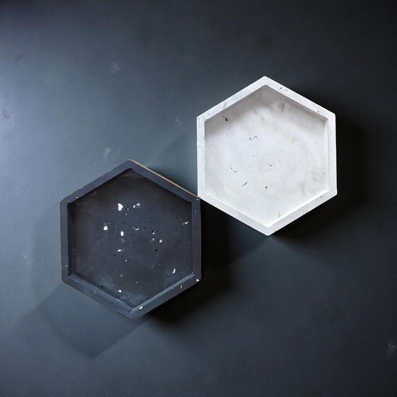 Deko Teller  "hexagon" black and white
