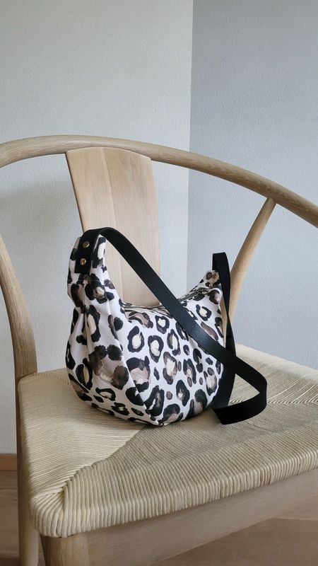 Bag "halfmoon" - leo beige