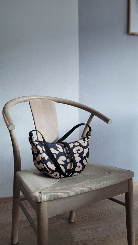 Bag "halfmoon" - dark leo