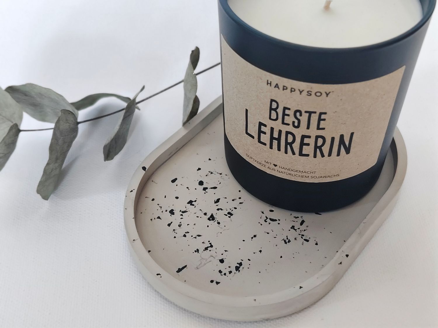 Raysin Teller mit Happy Soy Kerze