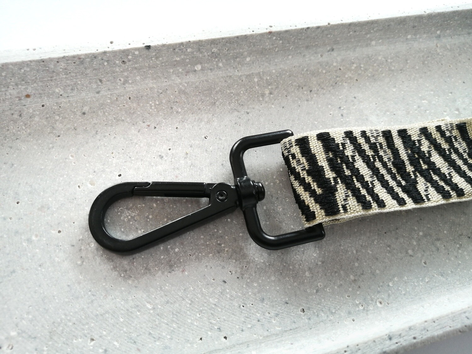 Phone Strap "golden zebra" kurz