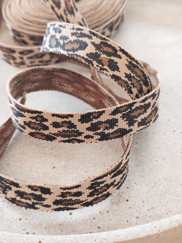 Phone Strap  "leo love"