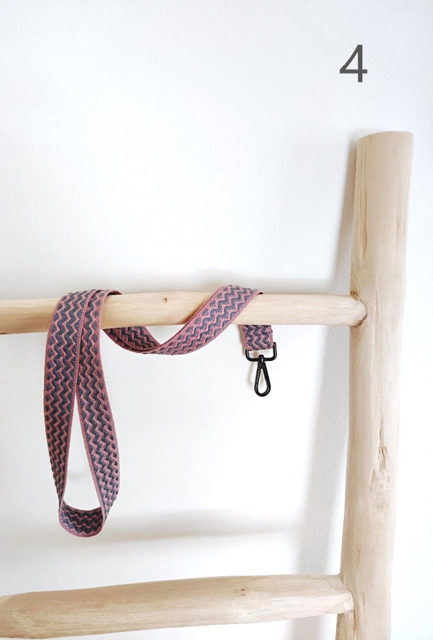 Phone Strap "dusty rose waves"