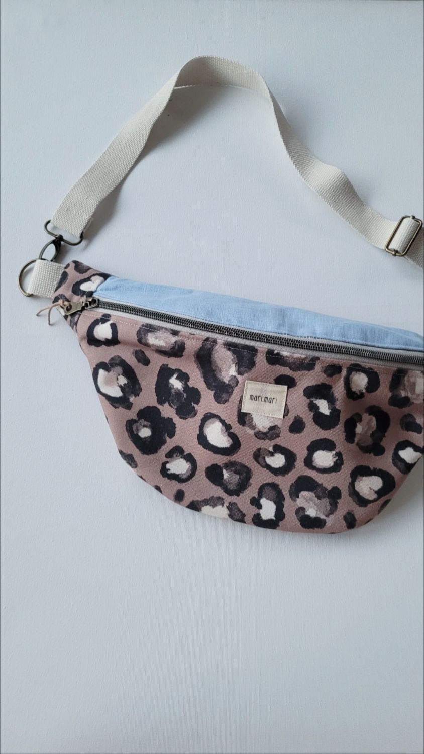 Hipbag Hipbag "leo taupe - skyblue" large