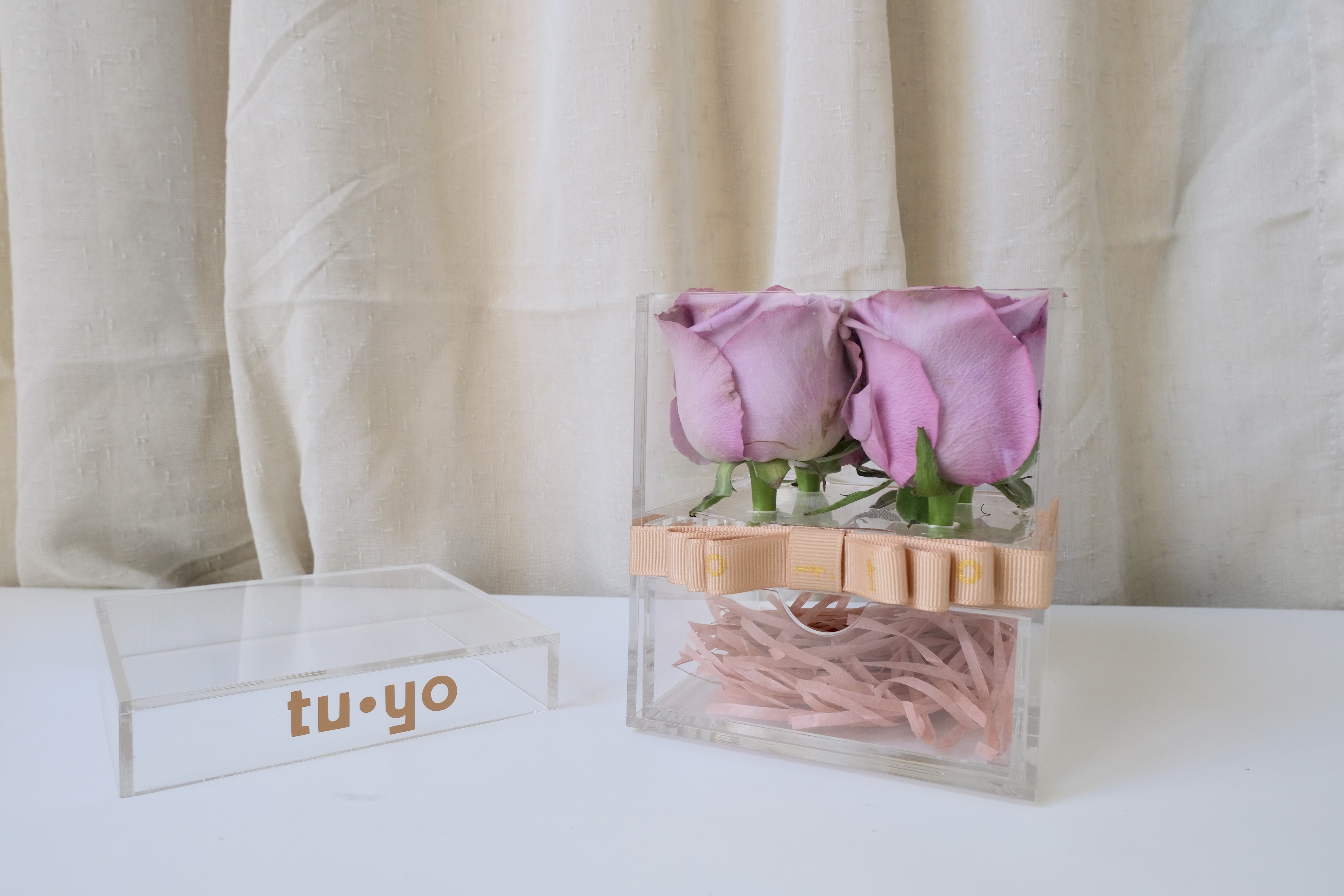 Fresh Roses Acrylic Box