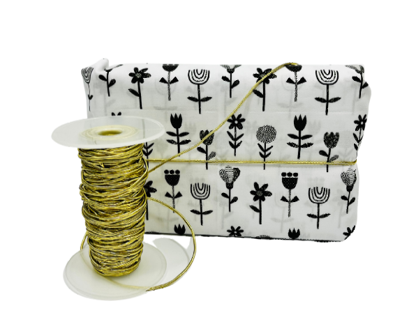 Leuke accessoires die je helpen je duurzame inpakpapier van stof, gemakkelijk en mooi in te pakken.