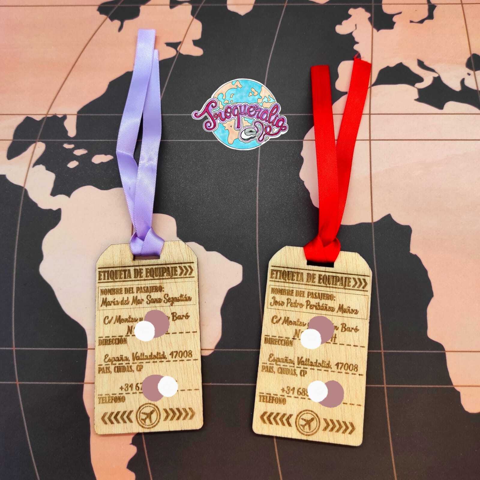 Identificador maleta madera