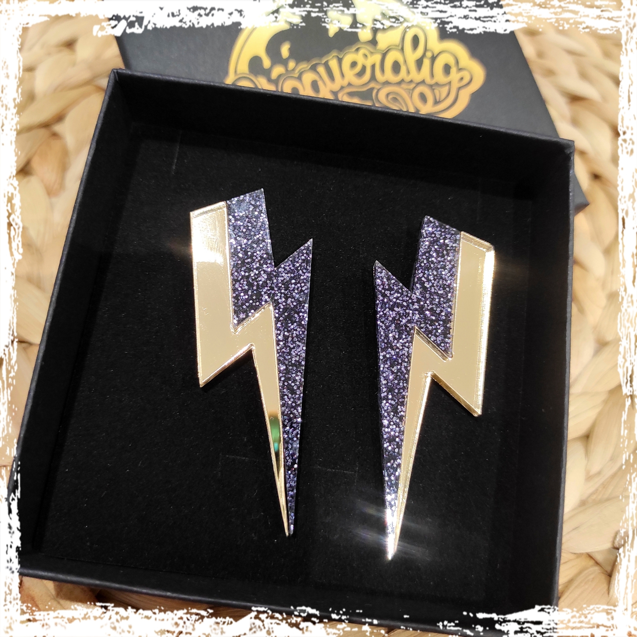 Pendientes rayos dorados espejo y purpurina