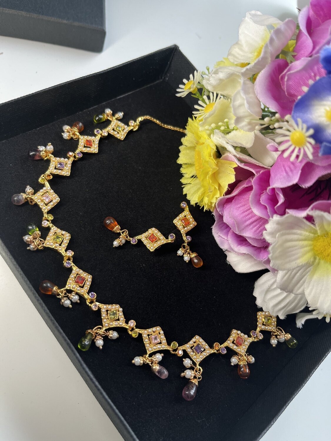 Traditional Multicoloured stone and Pearl Earrings and Necklace Set