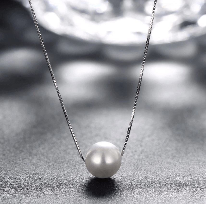 Minimalist Pearl Necklace