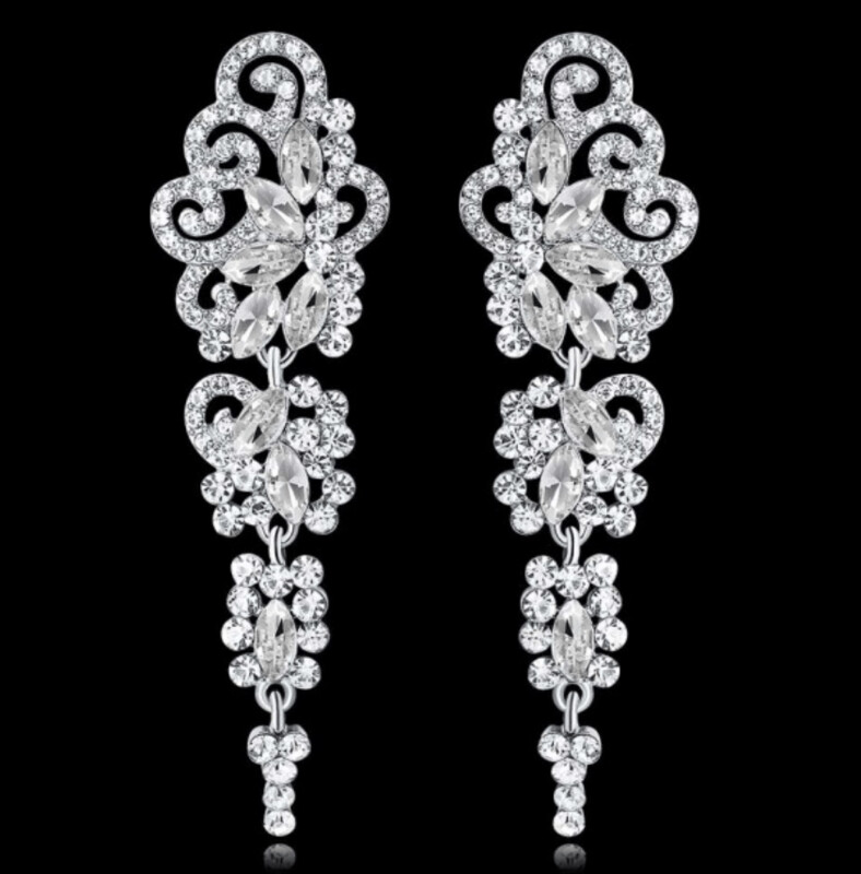 Detail Patterned Crystal Drop Earrings