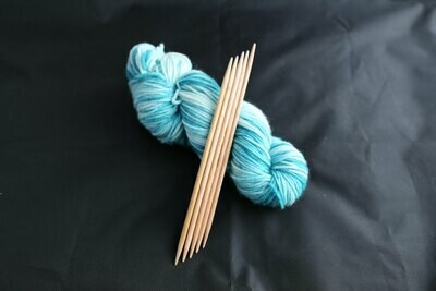 8mm Double Pointed Set of 5 Knitting Needles