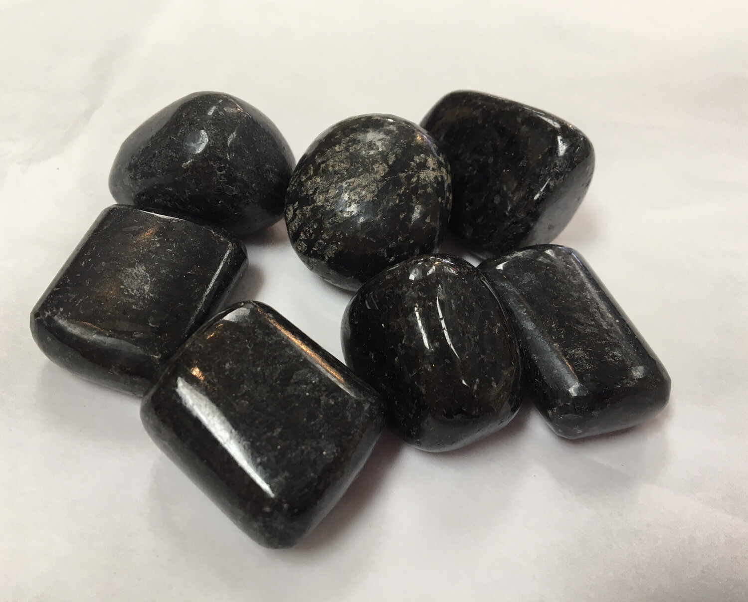Nuummite