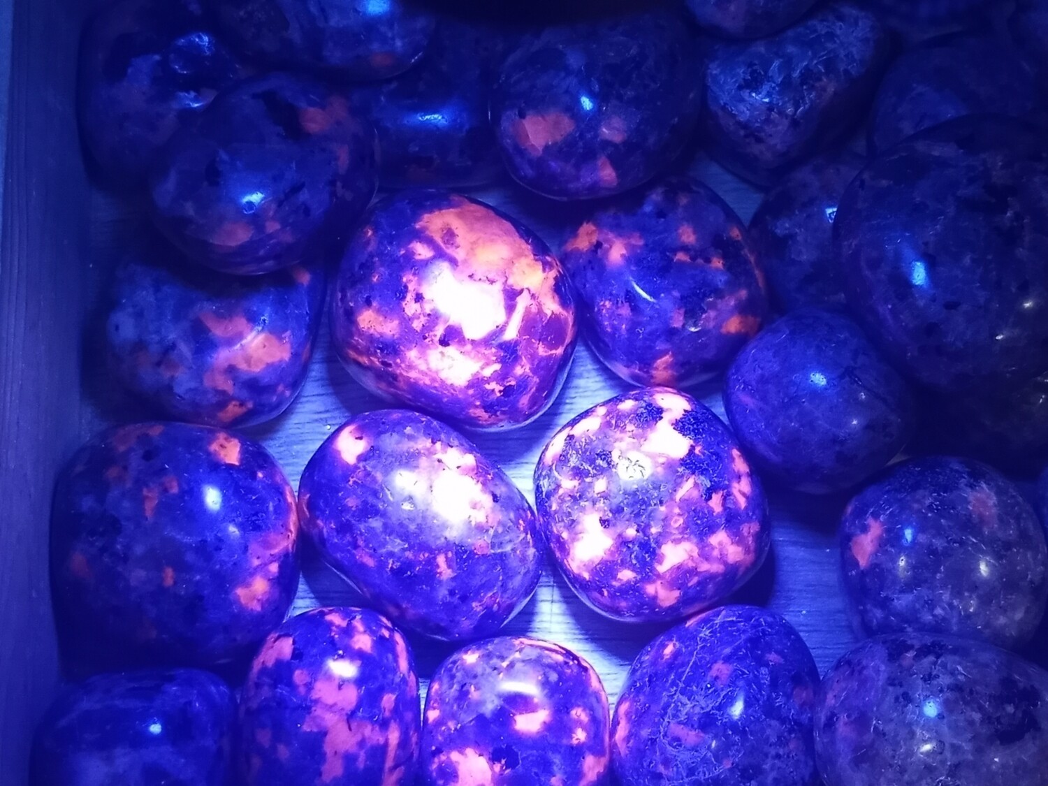 Flame stone (Yooperlite) UV REACTIVE