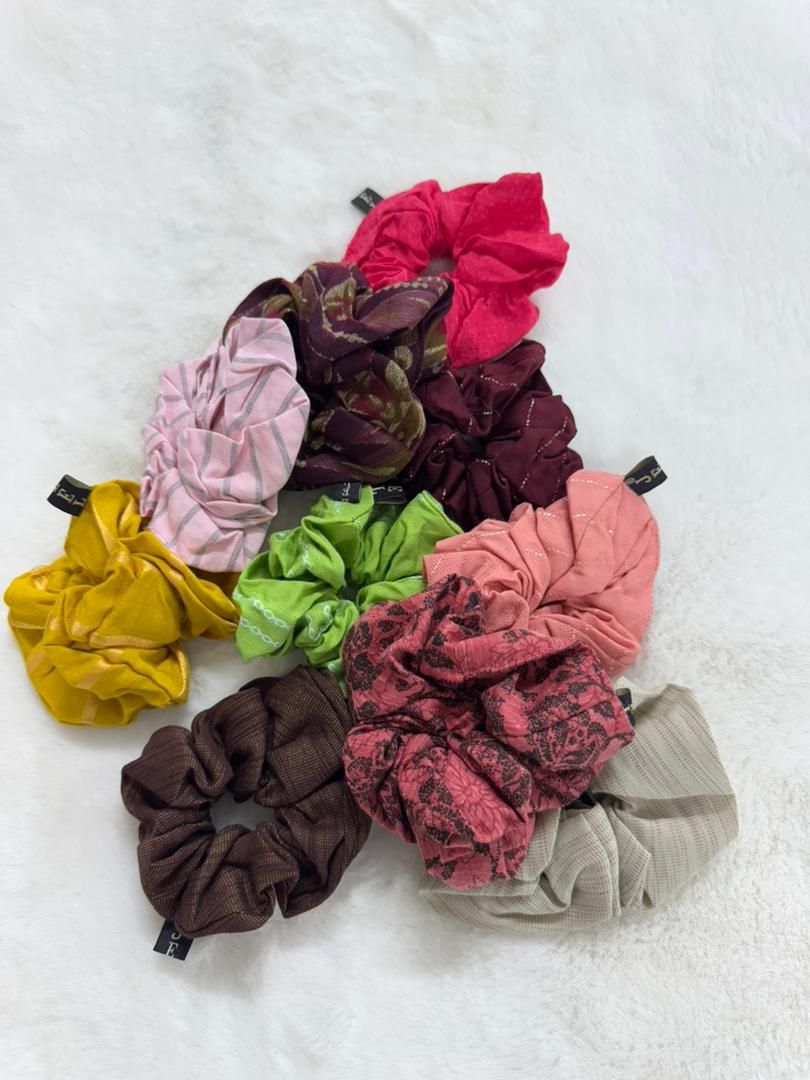 JEEL Scrunchie