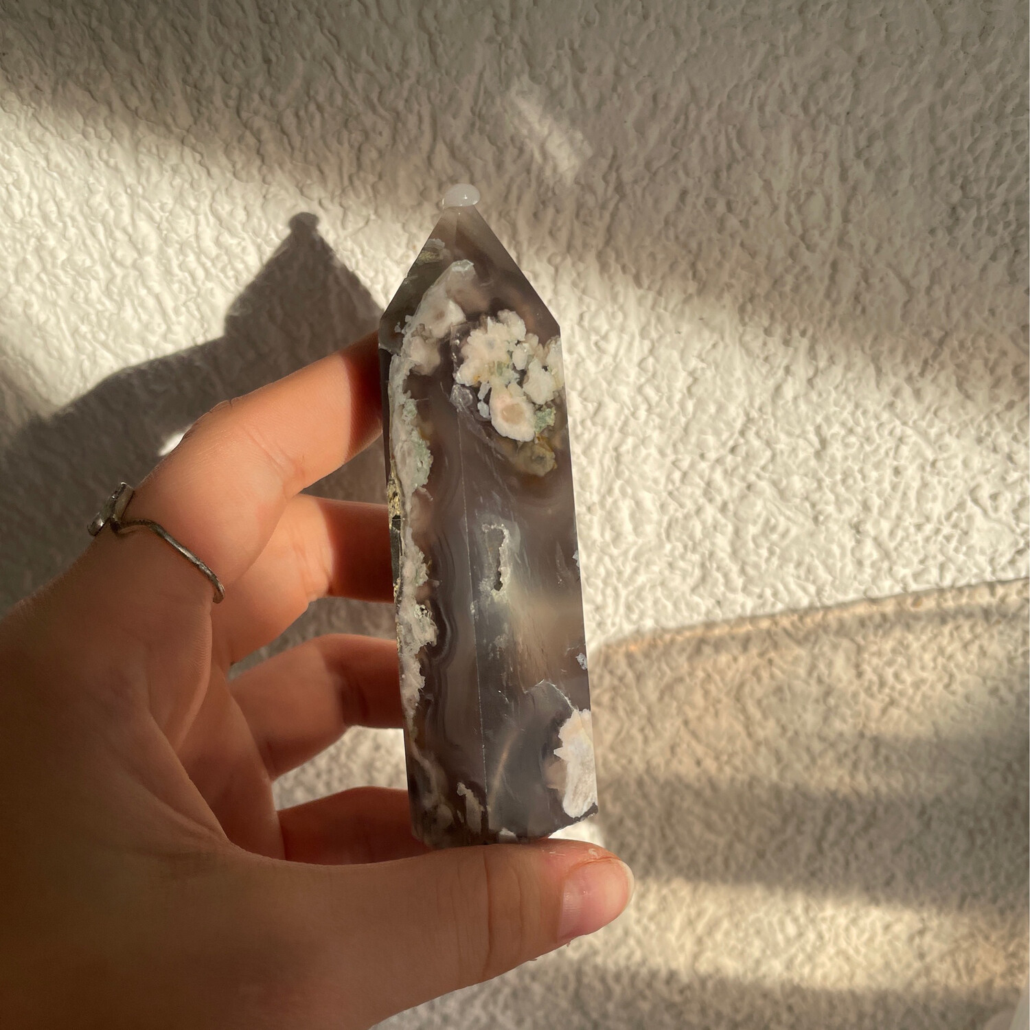 Schwarzer Blumenachat Turm