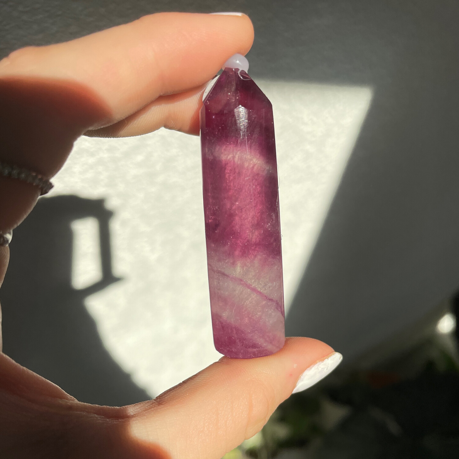 Runder pinker Fluorit Turm