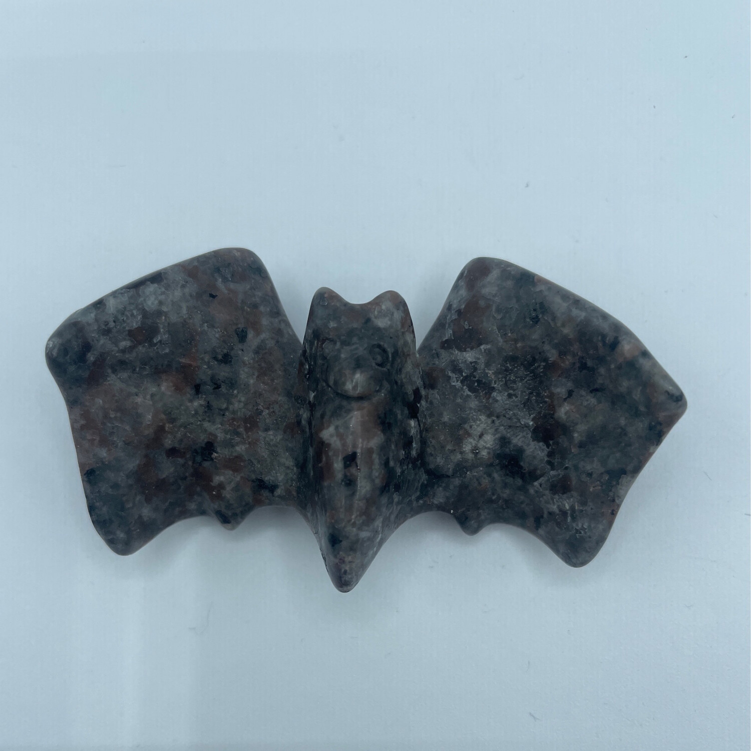 Fledermaus leuchtender Stein