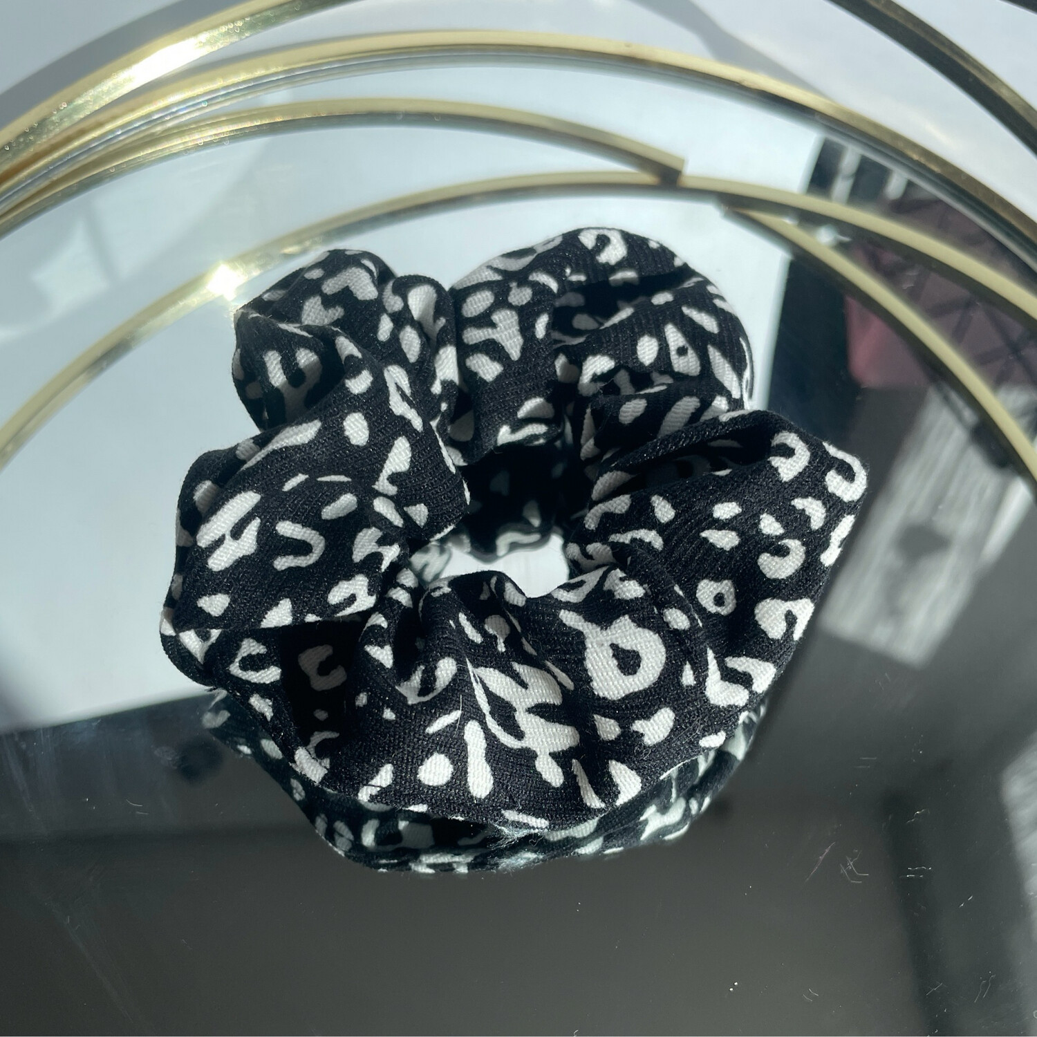 Scrunchie Black Leo Print