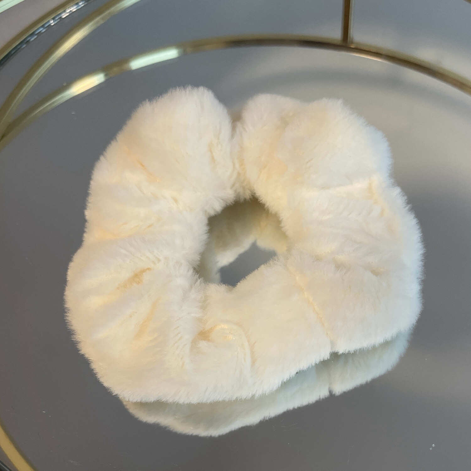 Scrunchie flauschig weiß