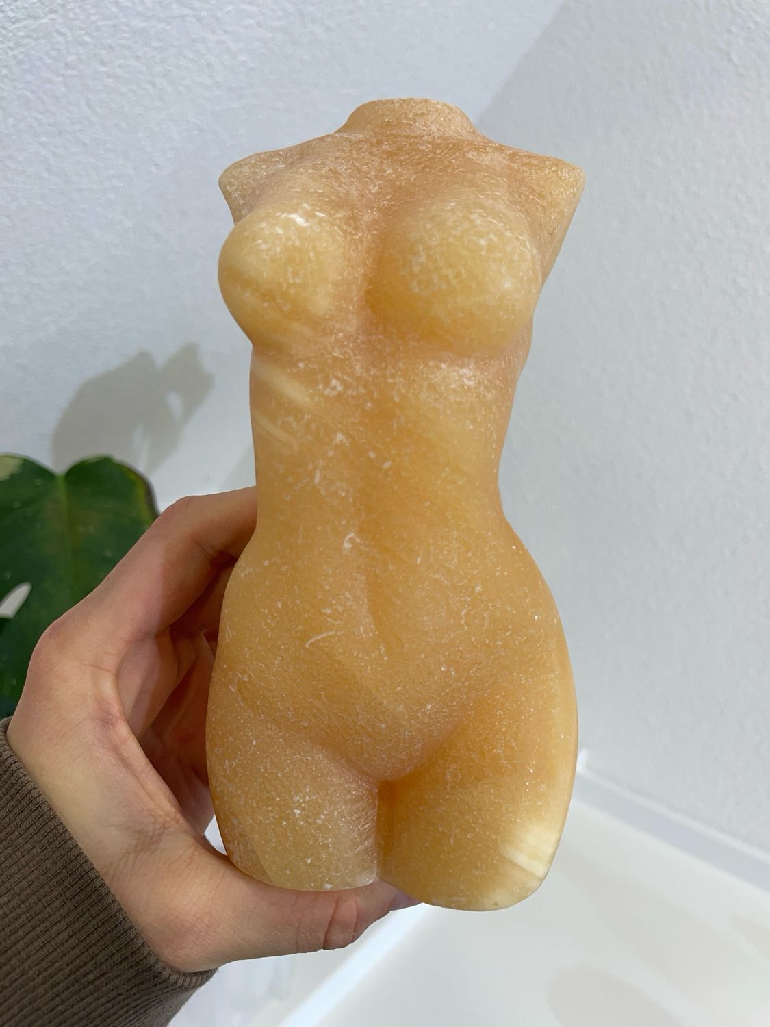 Orangencalcit Body