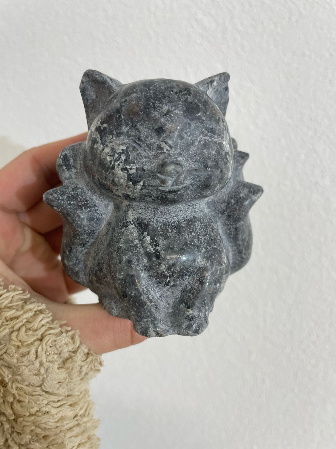 Leuchtender Stein Kitsune