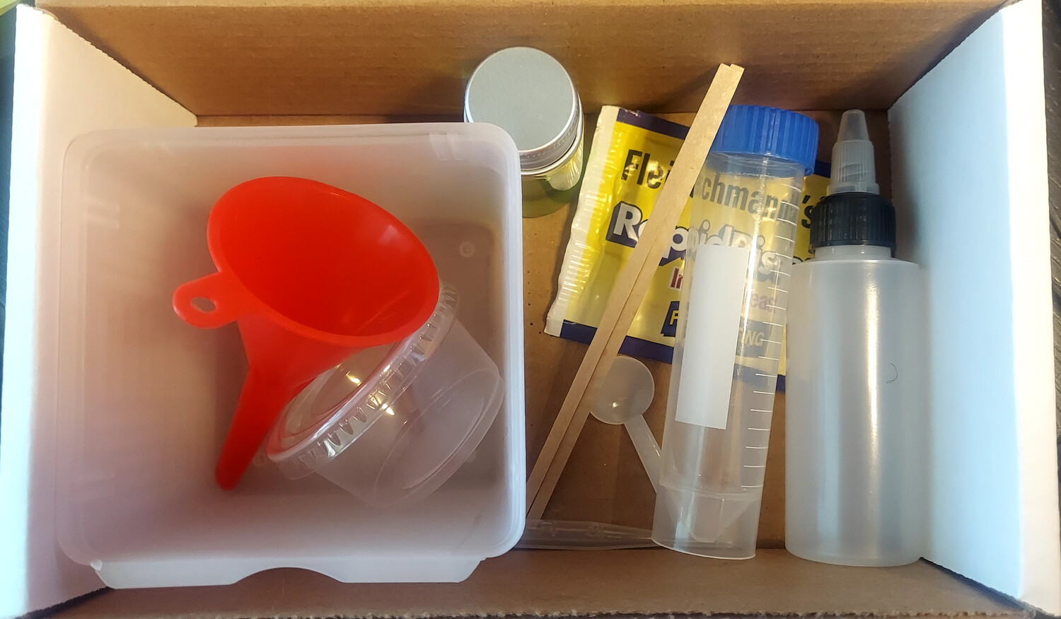 ELEPHANT TOOTHPASTE KIT