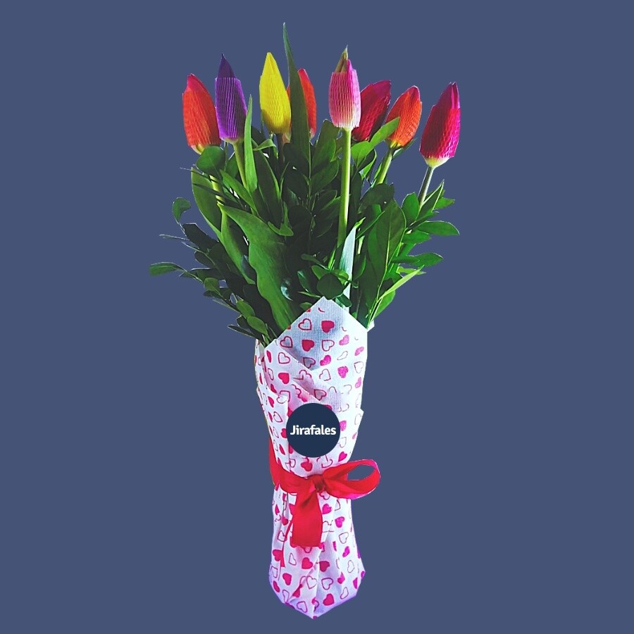 Florero de vidrio importado con 10 tulipanes y verdes selectos
